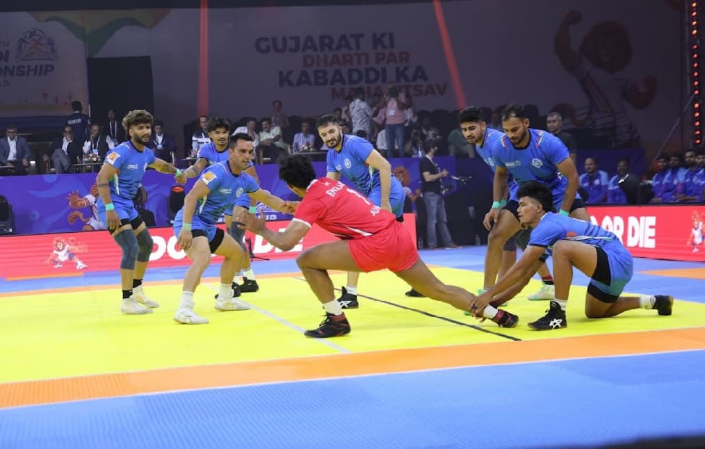 India's men stop an England raider with an ankle hold in Ahmedabad