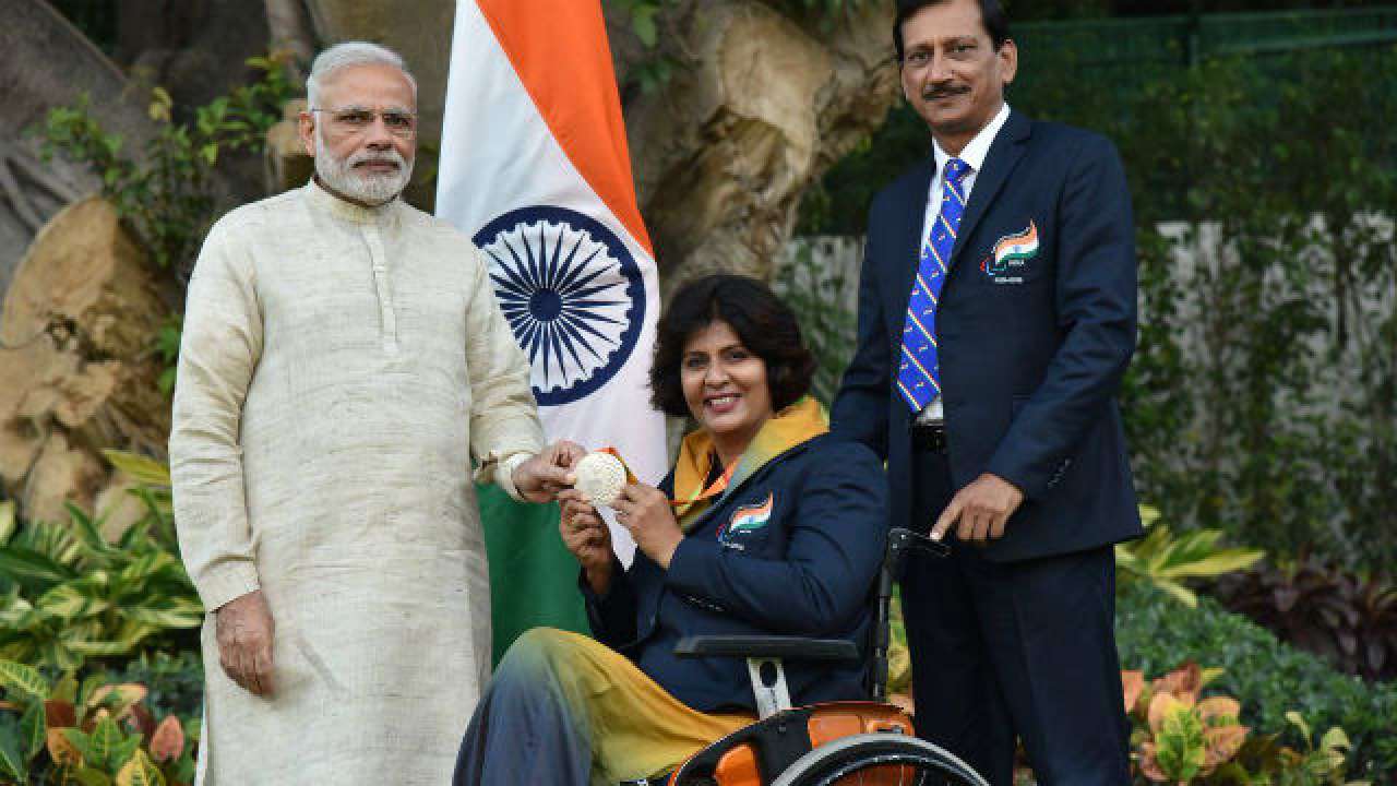 Deepa Malik with narendra modi