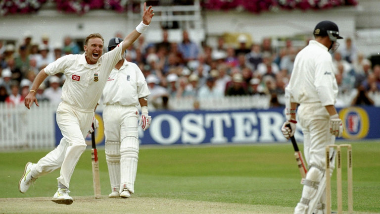 Allan Donald with Leading wicket taker in icc world cup