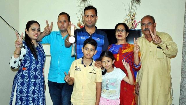 Sanjeev Rajput Family
