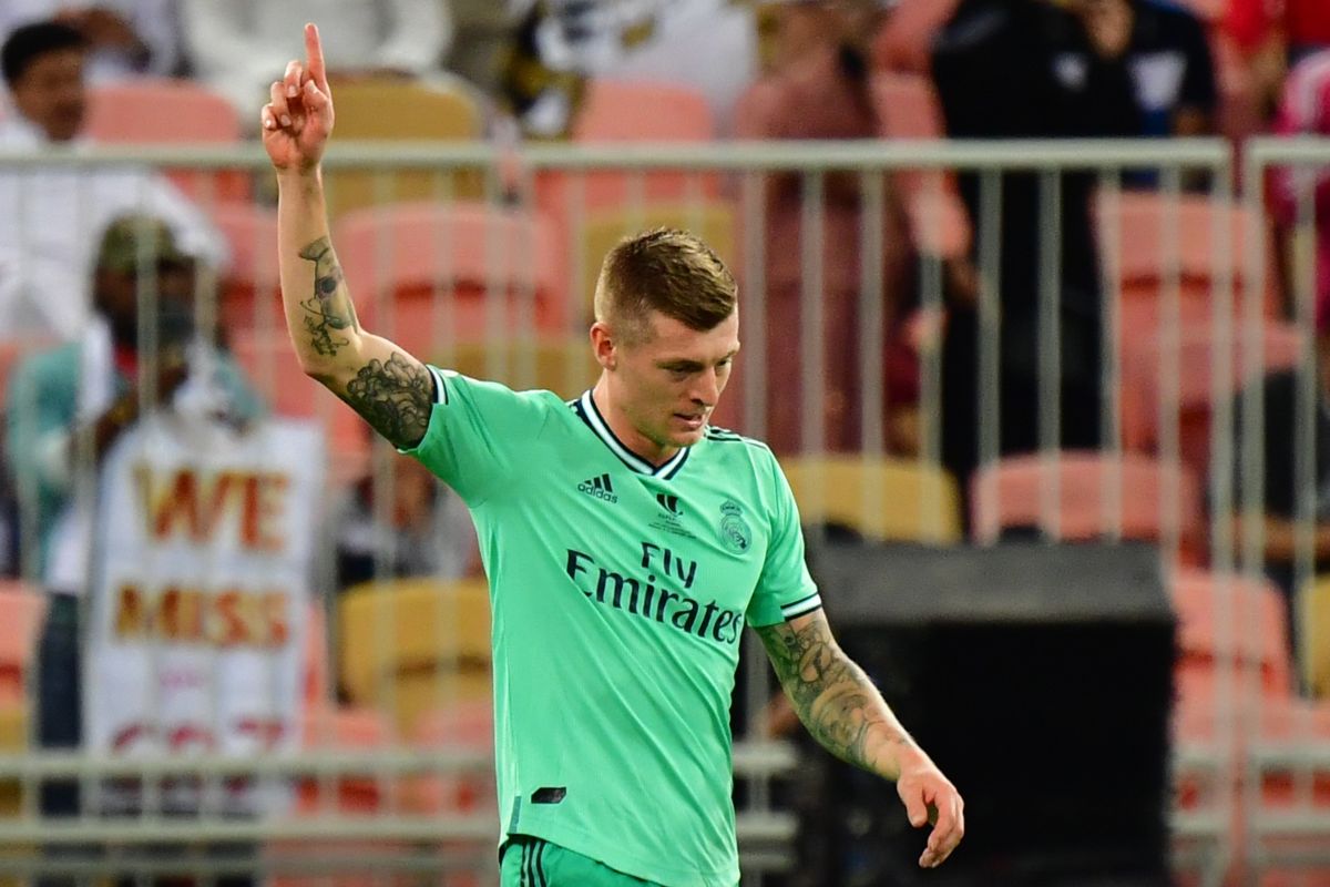 watch-toni-kroos-fantastic-goal-from-corner-kick-with-epic-fan-footage