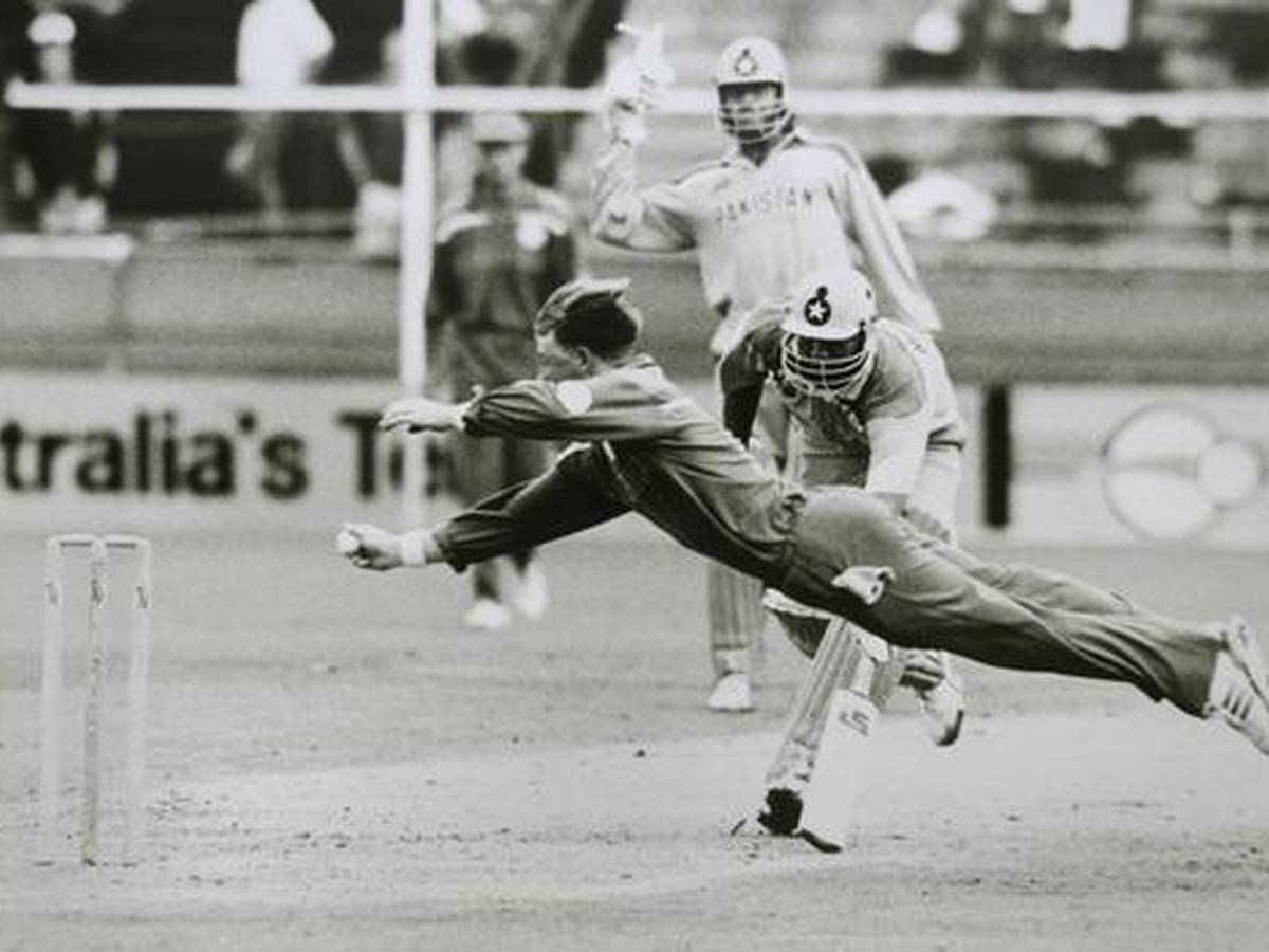 Jonty-Rhodes-inzamam-ul-haq-run-out