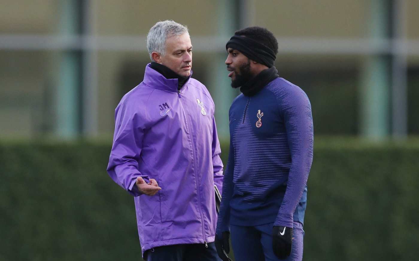 jose-mourinho-and-danny-rose-training