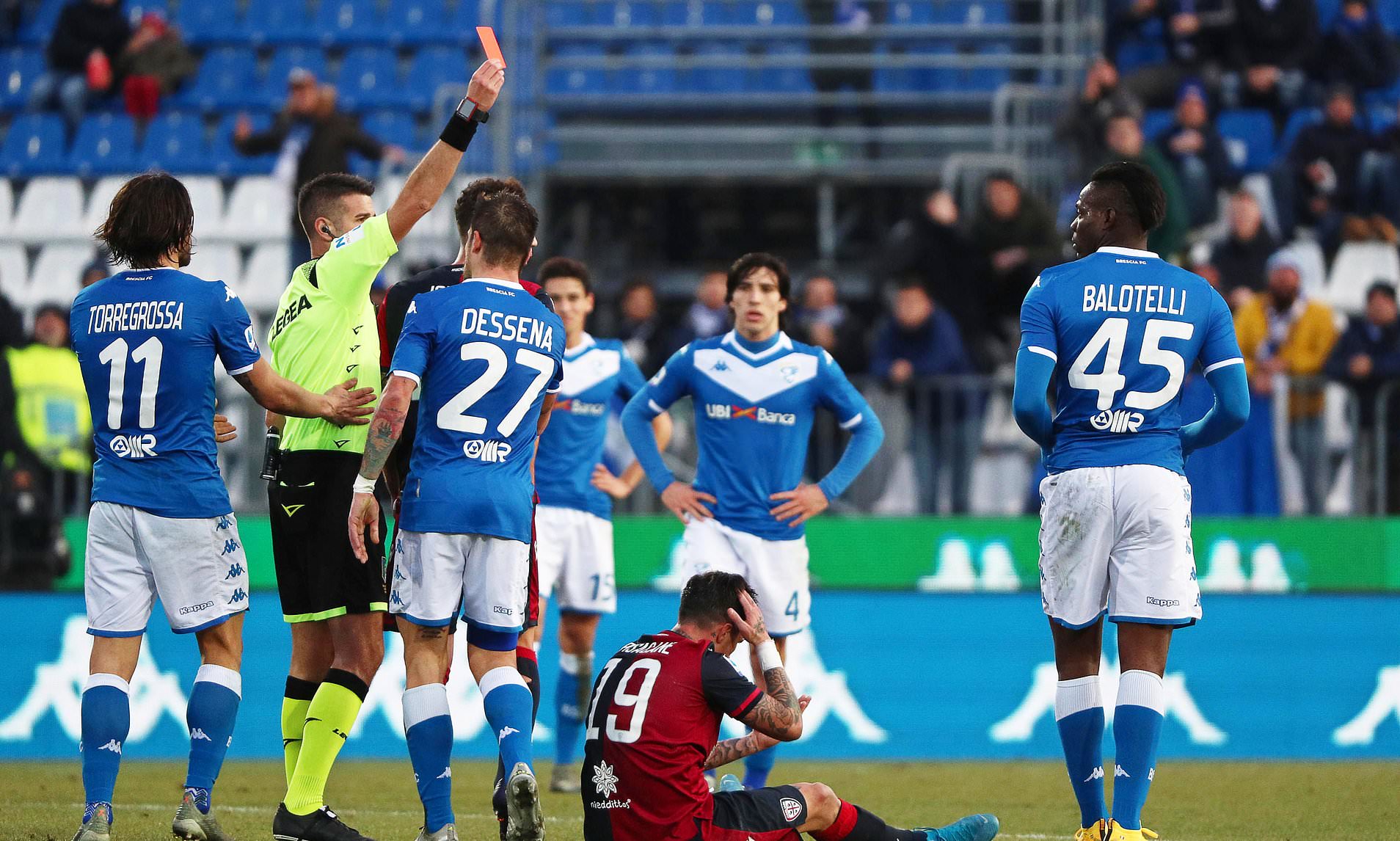 mario-balotelli-see-red-vs-cagliari-2020