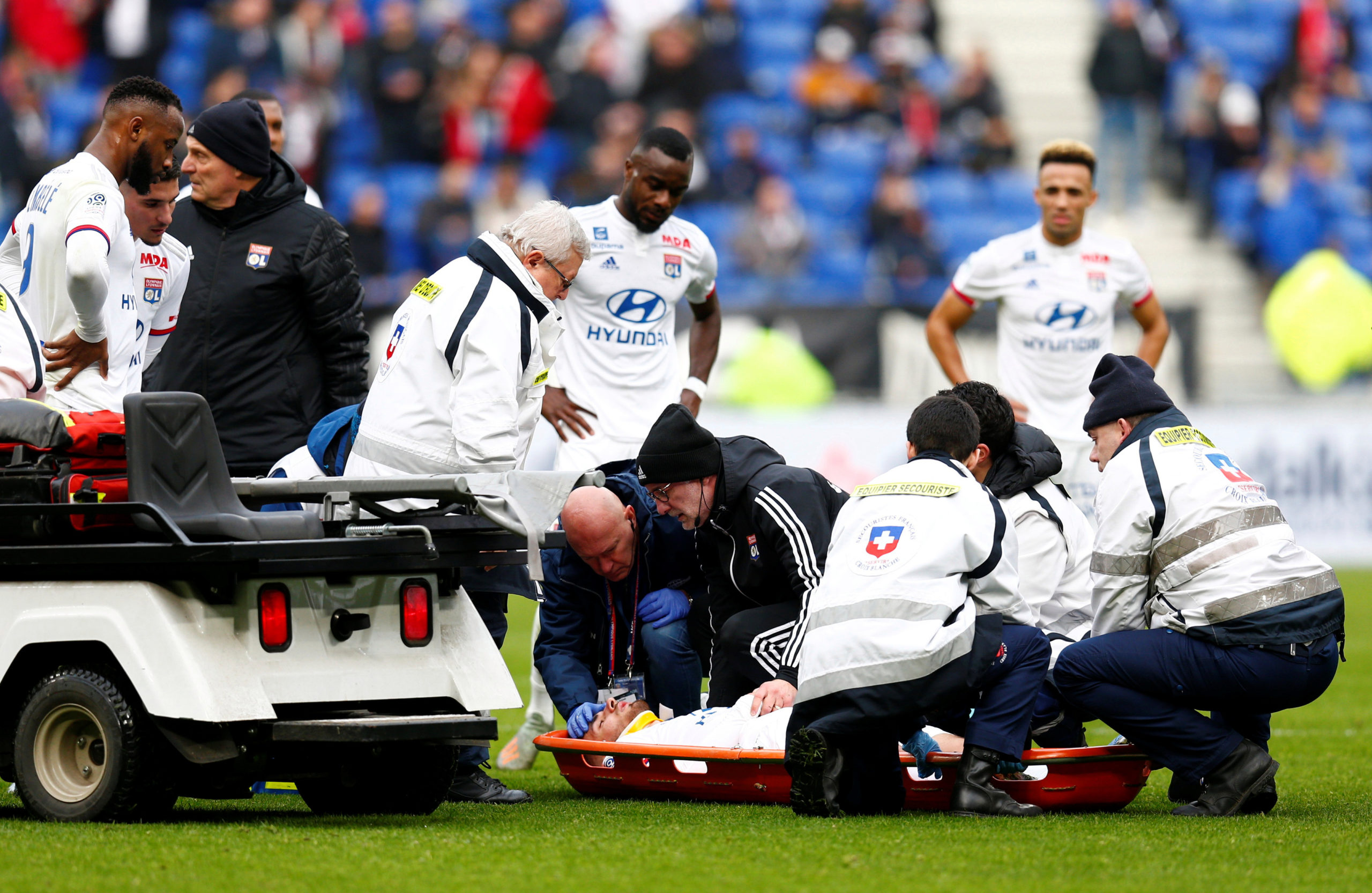 martin-terrier-lyon-star-collapses