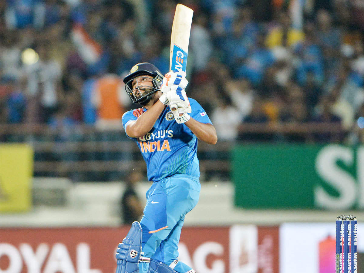 rohit-on-verge-of-joining-400 sixes-vs-aus-2020