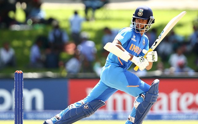 yashasvi-jaiswal-smashes-half-century-against-australiau19