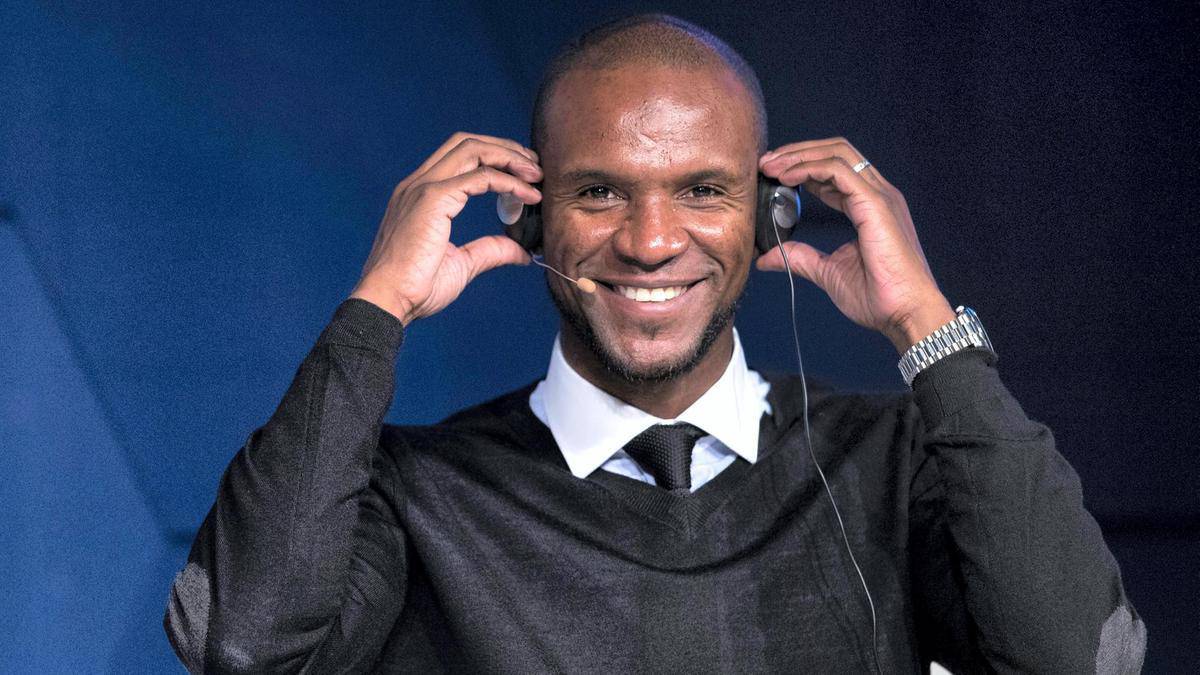 abidal-on-messi