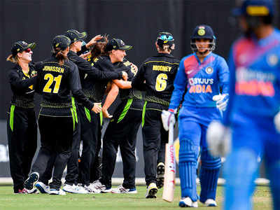 australia women beats india in tri series