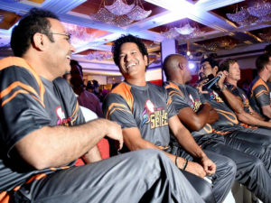 Tendulkar-sehwag-road-safety