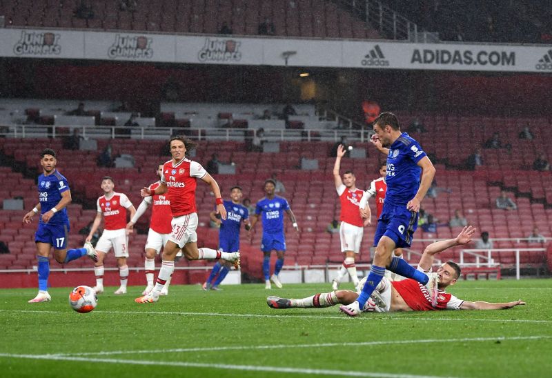 Jamie Vardy's late goal breaks Arsenal's fifth straight Premier League win