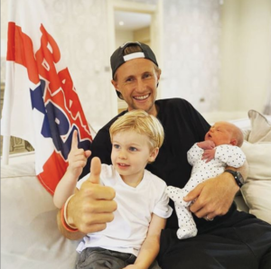 Joe Root becomes father