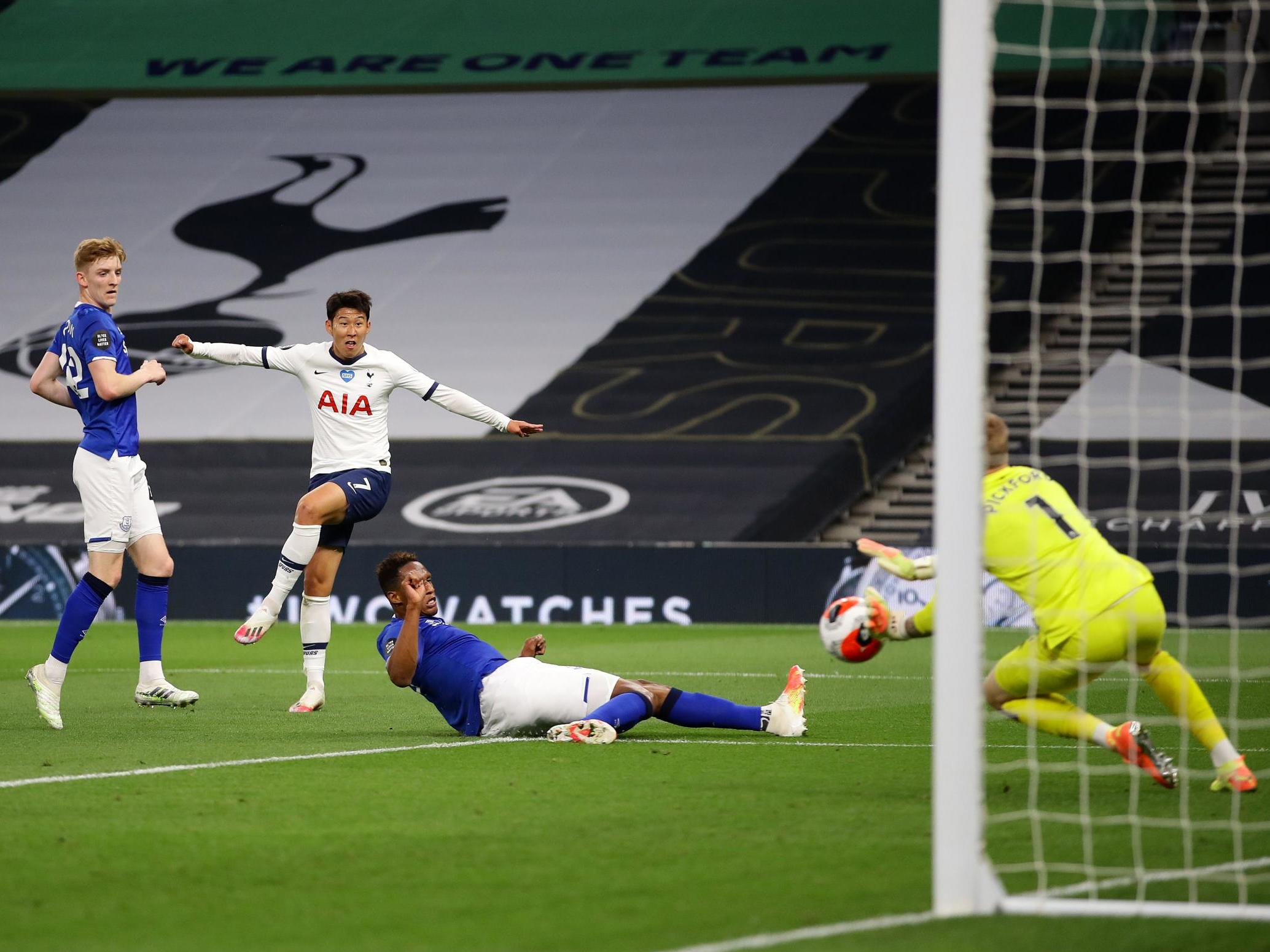 Jose Mourinho completes 200 wins as Tottenham beat Everton 1-0