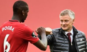Manchester United looks to sign a new deal with midfielder Paul Pogba