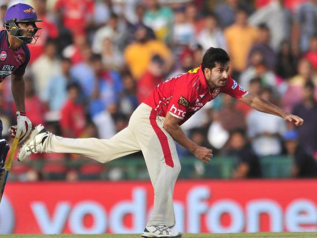 Bowling Performances of Mohit Sharma in IPL