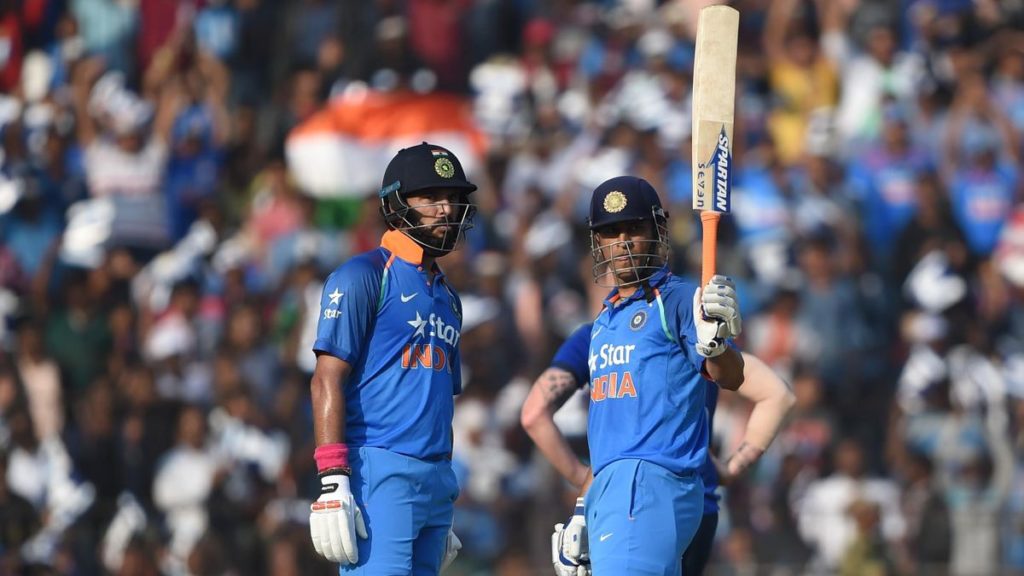 ms-dhoni-and-yuvraj-singh-highest-4th-wicket-partnership-in-odi