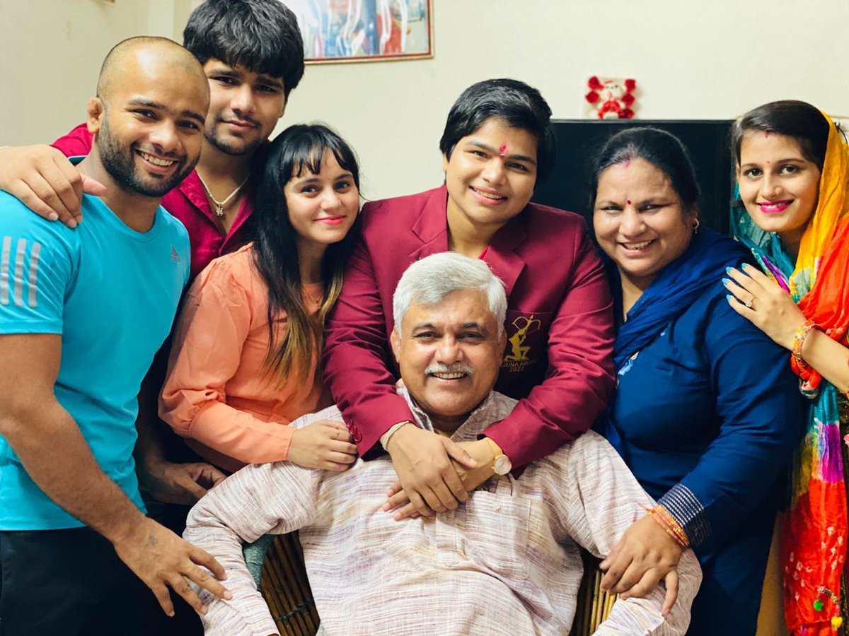 Divya kakran family