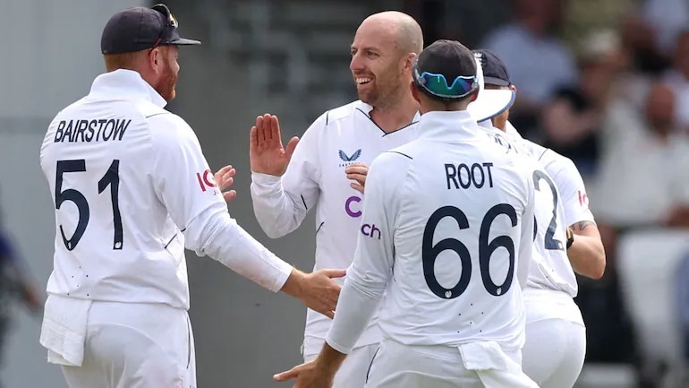 Jack Leach 