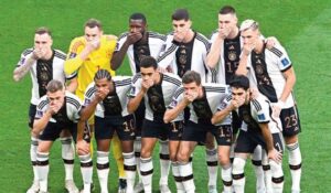Which 7 Nations had fears of getting banned for wearing the One Love Armband