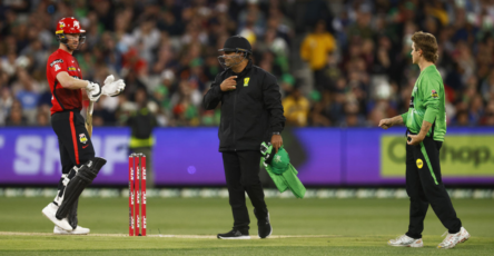 Cricket Fans around the world debate over Adam Zampa's failed Mankad attempt at the Big Bash League T20
