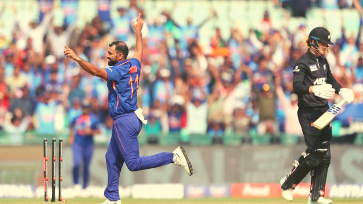 IND Vs NZ 2nd ODI : The Kiwis off to a terrible start, lose 5 wickets within 15 runs
