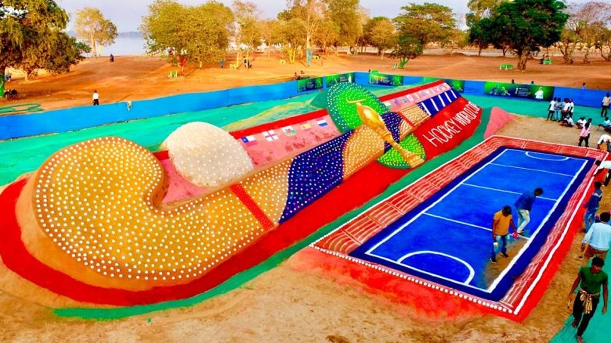World's biggest Hockey Stick created by famous artist Sudarshan Patnaik