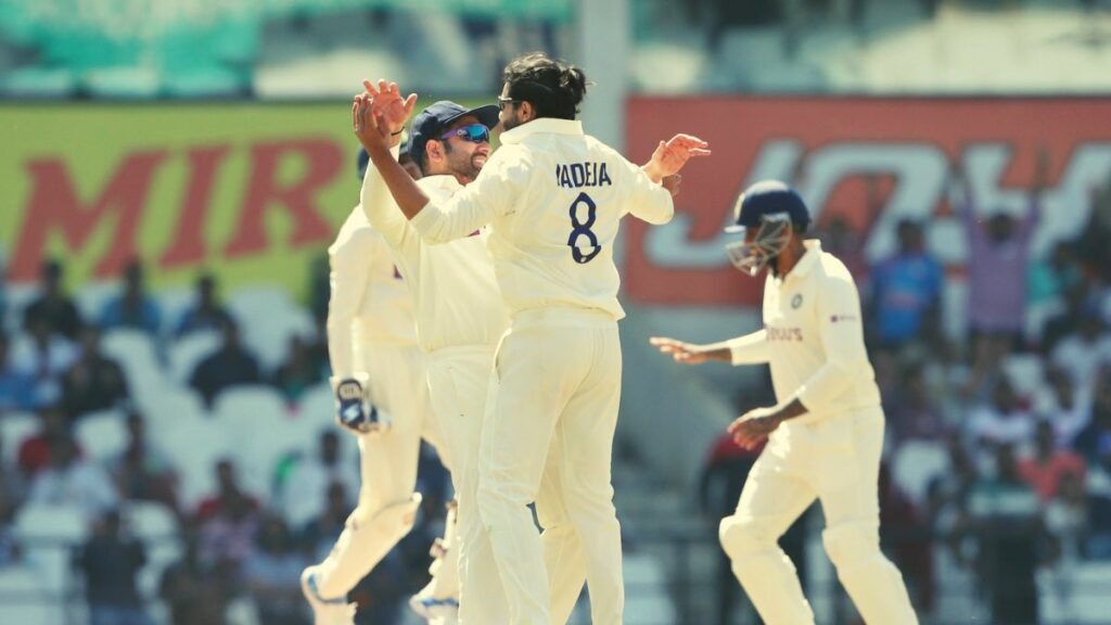 IND Vs AUS 1st Test Day 1 : Ravindra Jadeja returns in style! Removes 3 Aussie batters in quick succession!