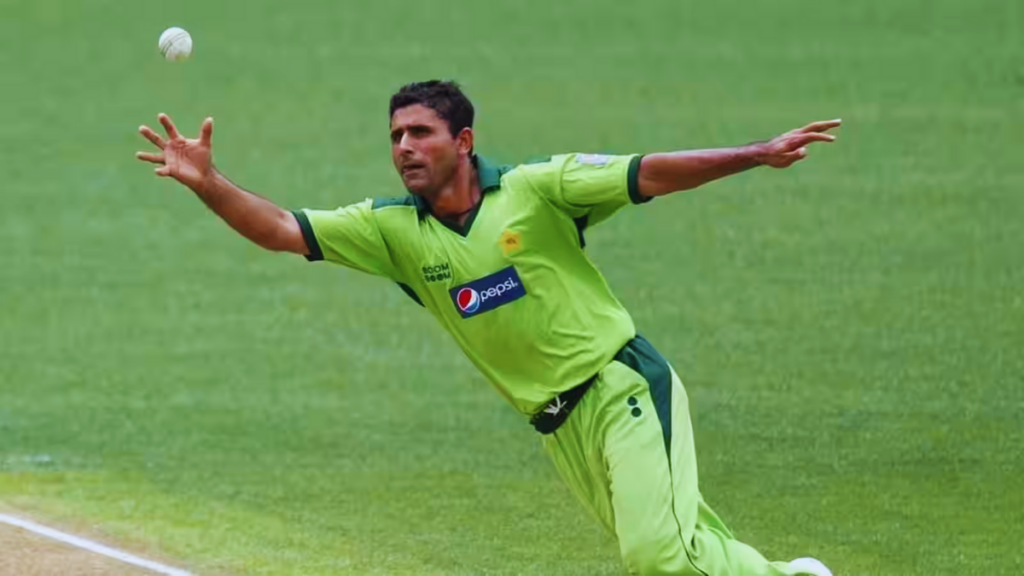 Babar Azam is nothing like Virat Kohli! - Abul Razzaq lashes out on Pakistan Captain for his Fitness!