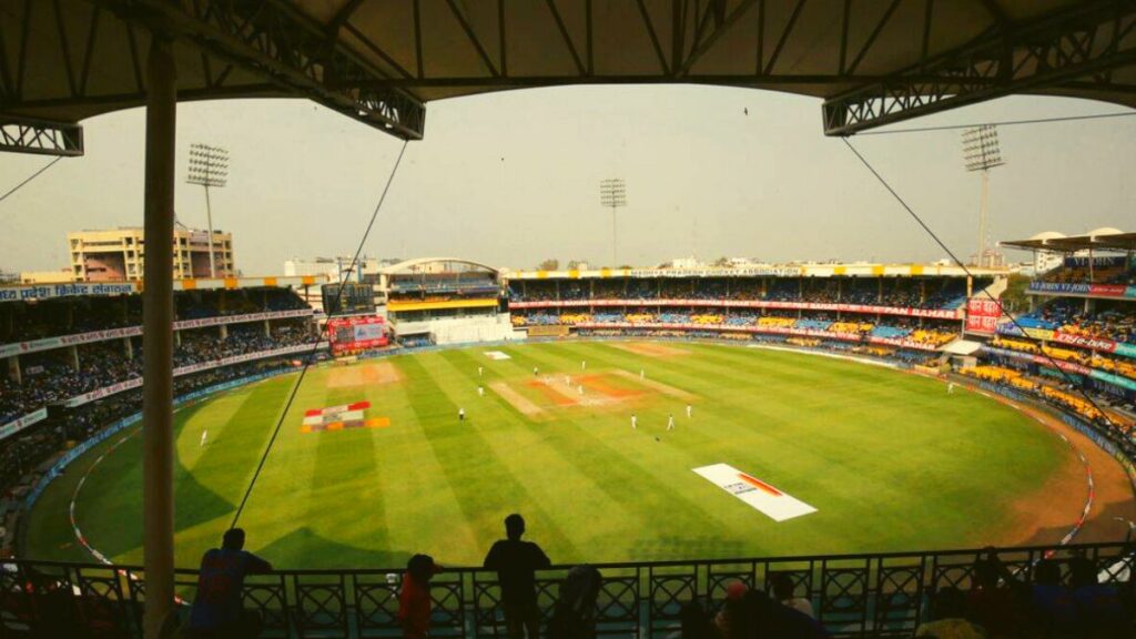 IND Vs AUS 3rd Test : Matthew Hayden and Mark Waugh slam Indore pitch!