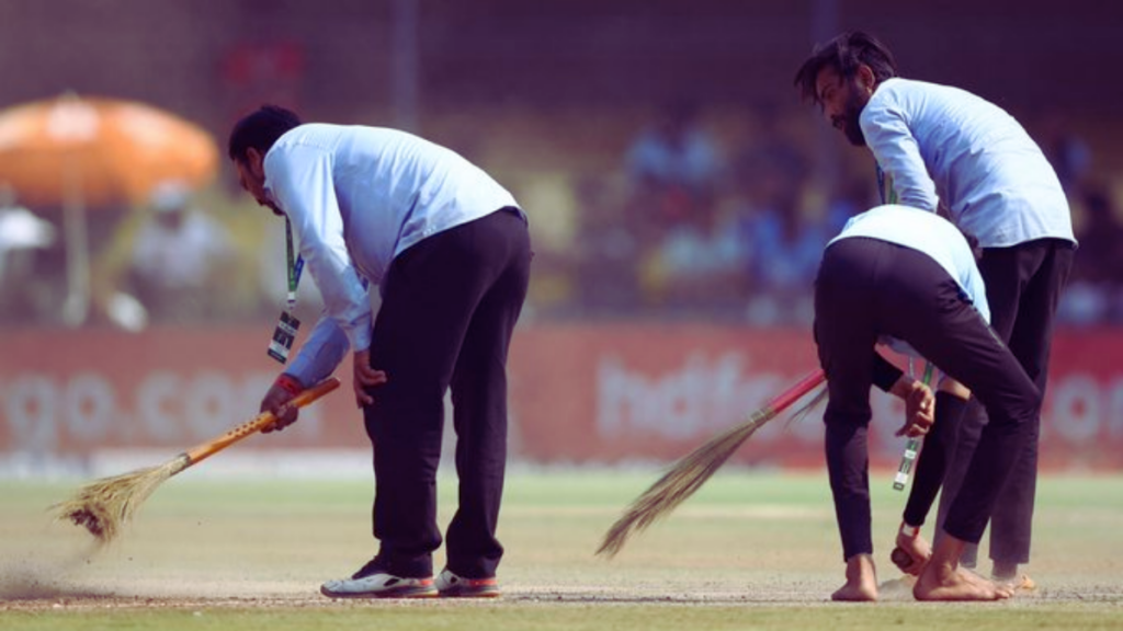 Watch : Australian Media rattle about Indore pitch on Twitter weeks after India's 2-1 series win!
