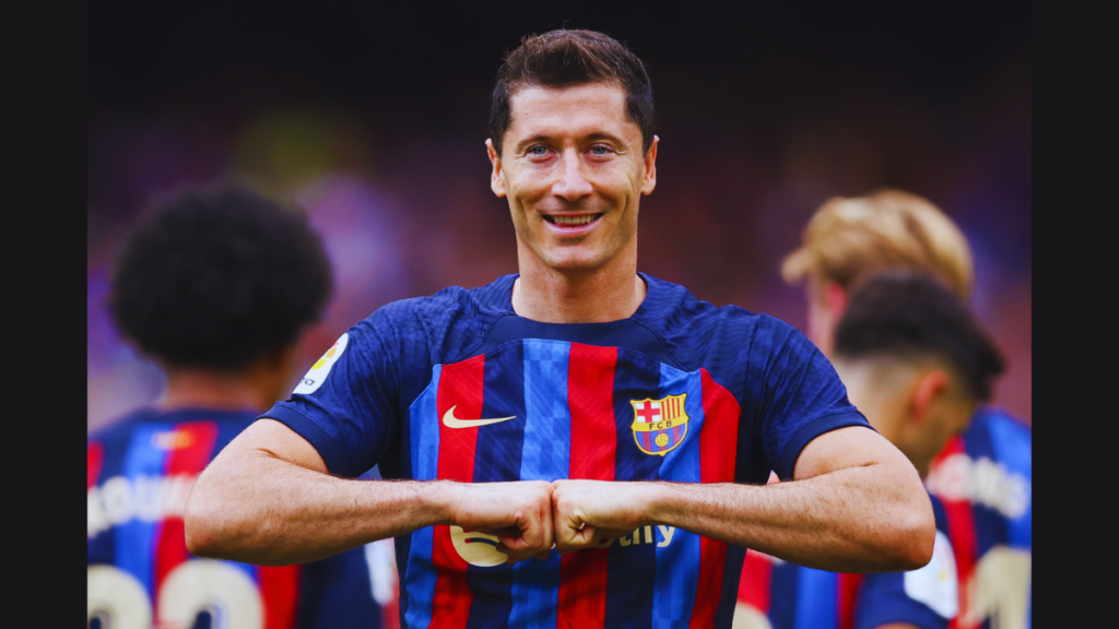 FC Barcelona's Polish striker Robert Lewandowski confirms links with Manchester United!