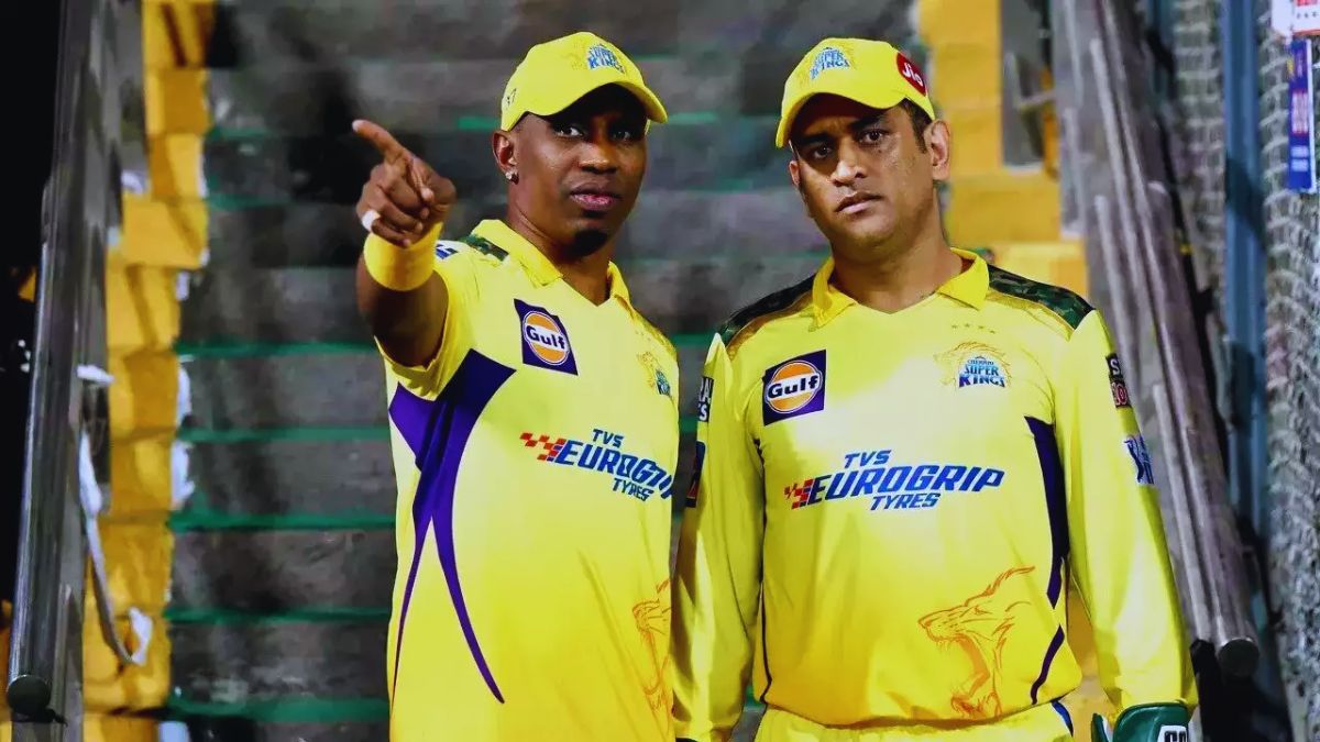 Dwayne Bravo Reveals Why MS Dhoni Doesn't Promote Himself In Batting Order