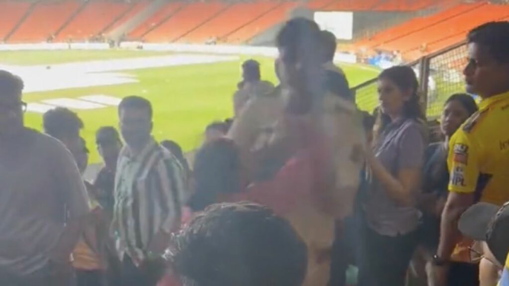 IPL 2023 Final: Female Fan Attacks Policeman in GT vs CSK