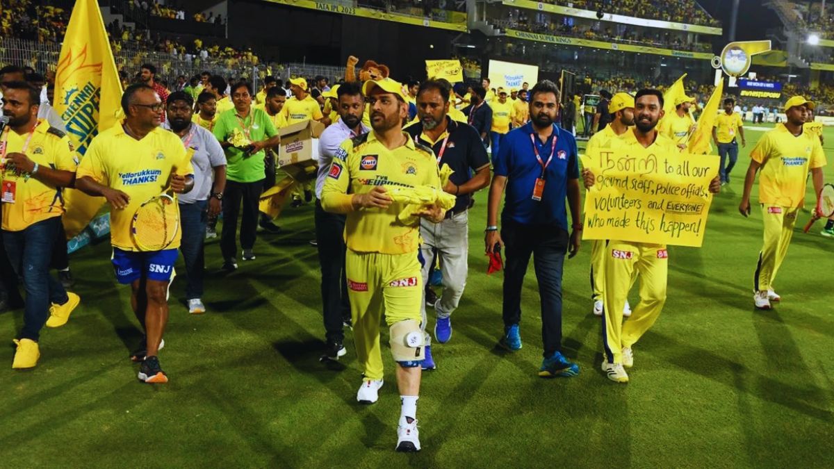 Chennai Super Kings Captain MS Dhoni Struggling With Knee Injury, Visits Kokila Ben Hospital: Reports