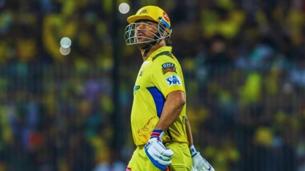 Watch: MS Dhoni points towards his aging-self
