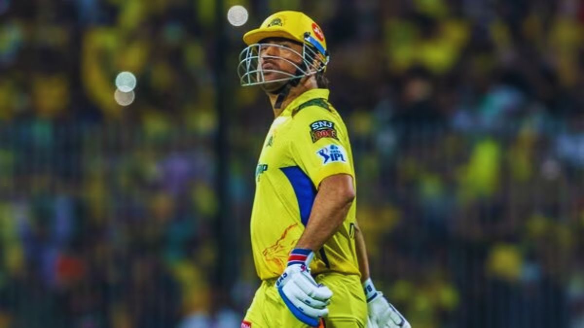 Watch: MS Dhoni points towards his aging-self