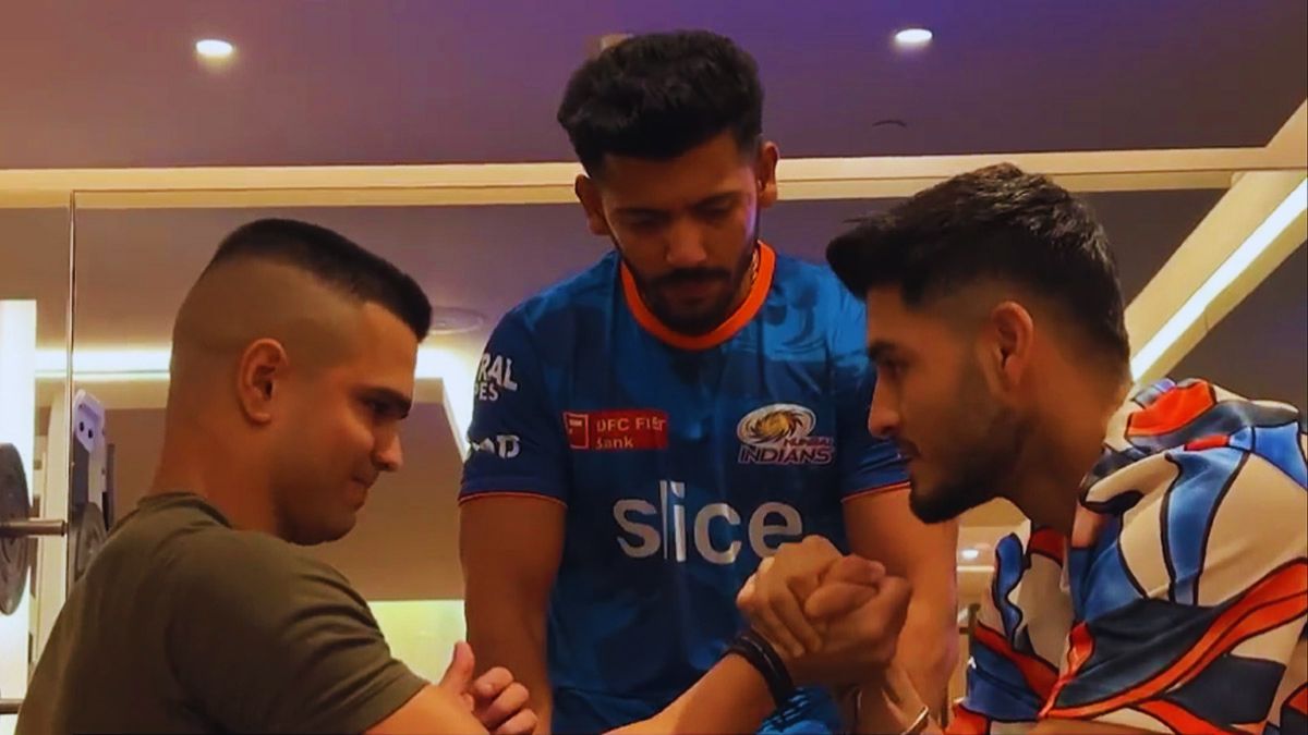 Watch: Arjun Tendulkar engages in Arm-Wrestling Ahead Of Crucial IPL 2023 Clash!