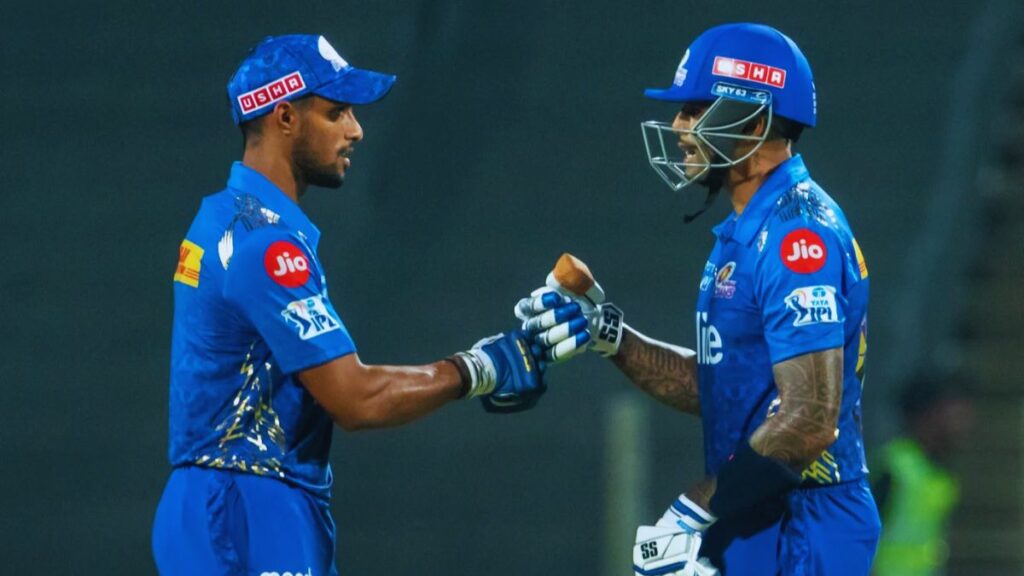 Suryakumar Yadav Epic Pre-Showdown Hangout With Tilak Varma Ahead of Crucial GT vs MI Clash