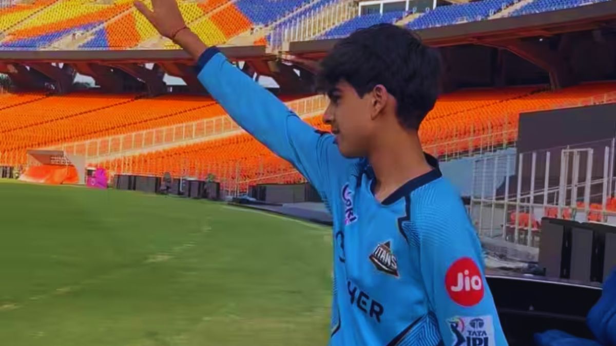 Watch: Ashish Nehra's Son Arush Mimics Father's Boundary Line Antics