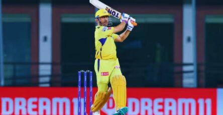 "Don't Hurt Our Fans" Former Indian Great Asks MS Dhoni to continue representing CSK