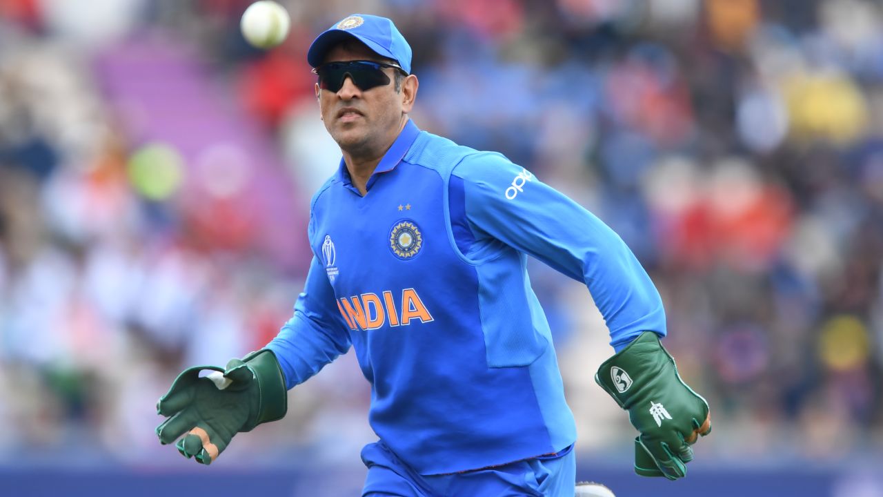 190607144741-ms-dhoni-india-gloves-cwc-2019