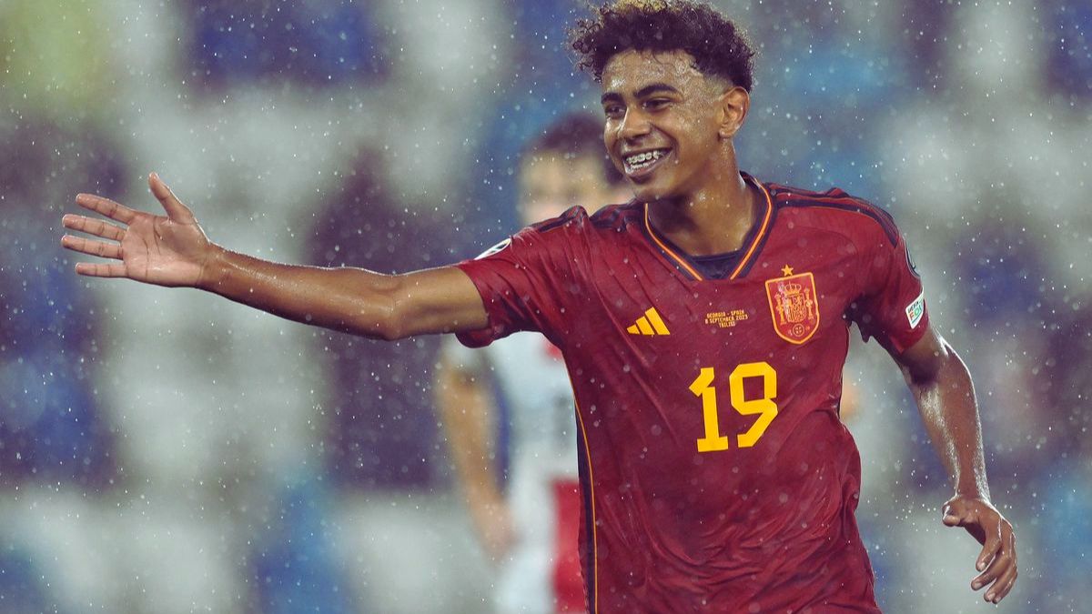 Barca forward Lamine Yamal Spain's Youngest Debutant as well as