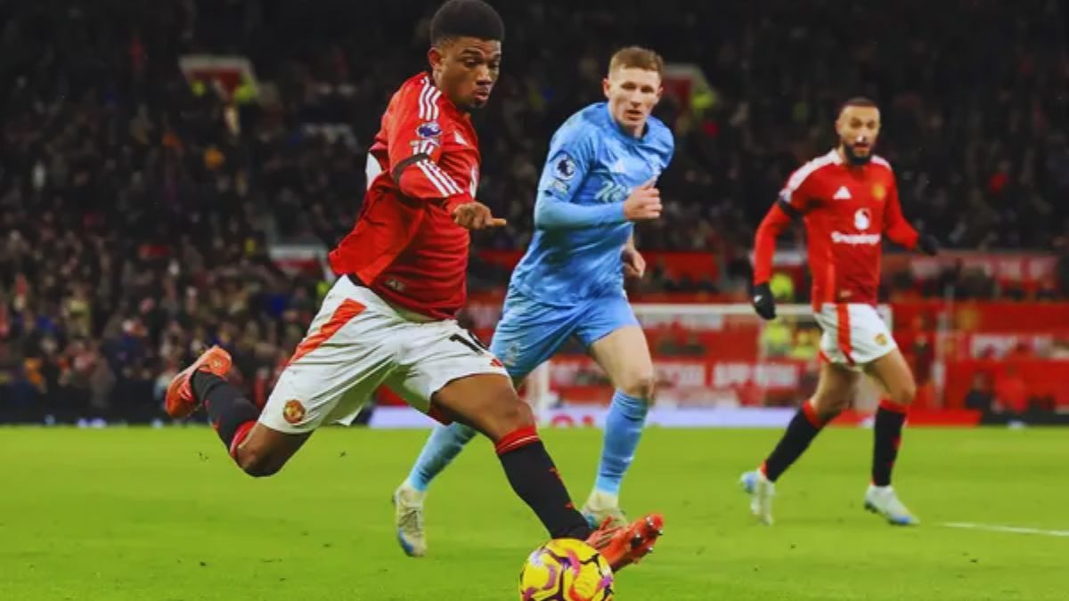 Noussair Mazraoui, Manchester United, Omar Marmoush, Joshua Zirkzee, Kevin De Bruyne